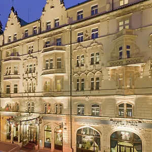 paris.praguehotelsweb.com/